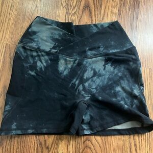 Alphalete oil stain Shorts